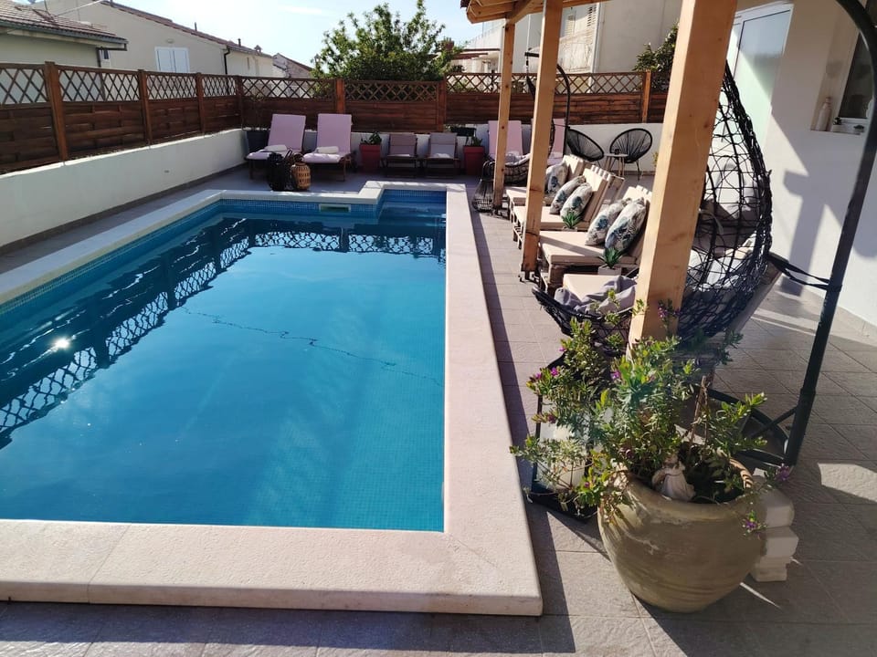 Pool view, Swimming pool