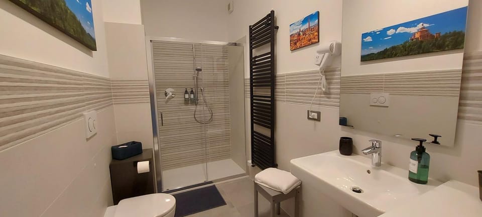 Shower, Toilet, Bathroom