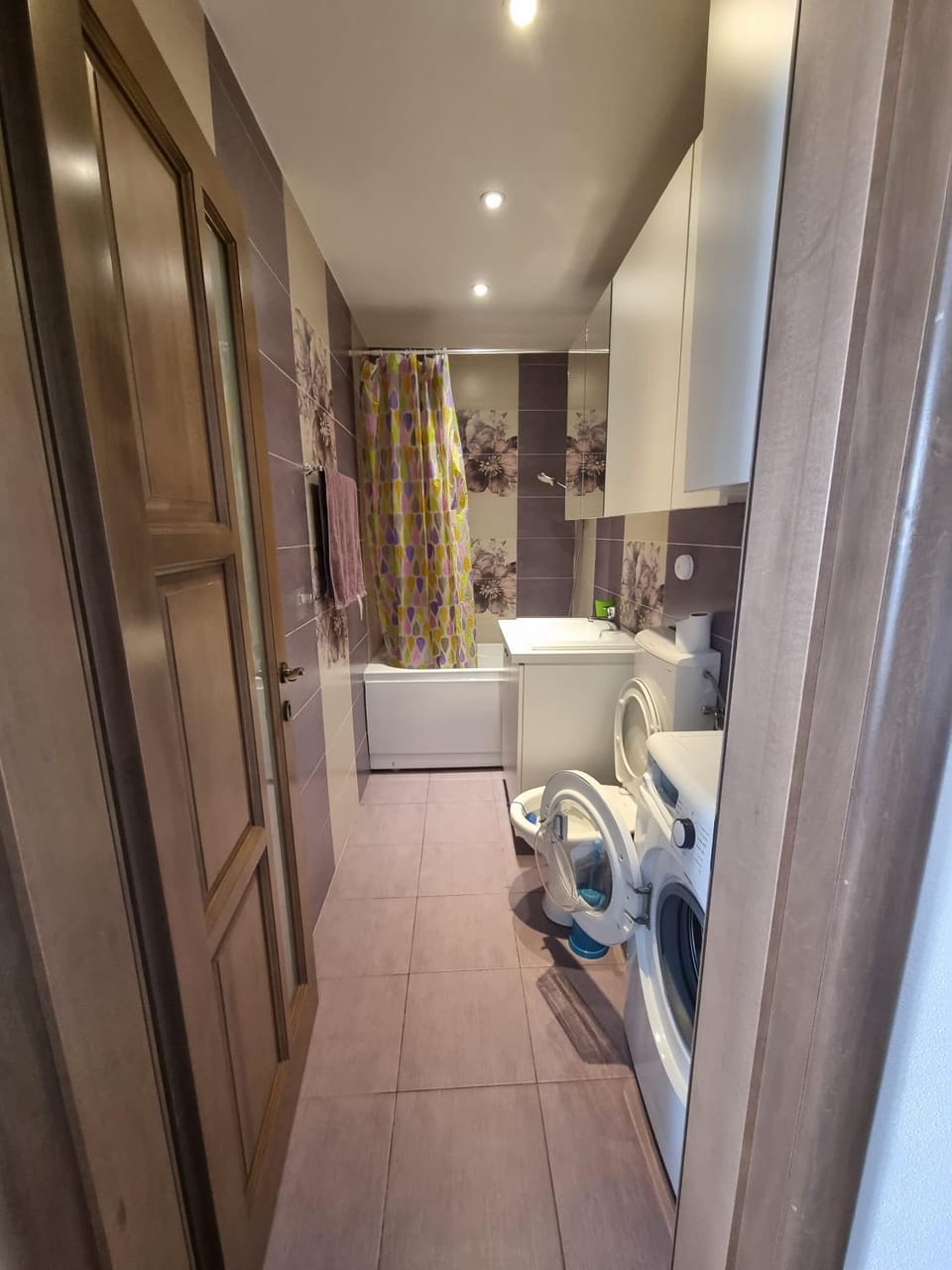 Bathroom, Bath