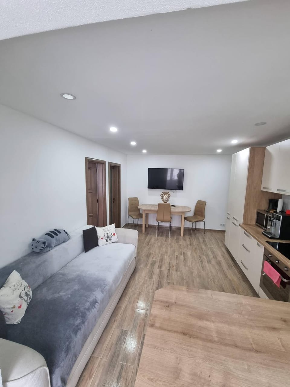 TV and multimedia, Living room, minibar