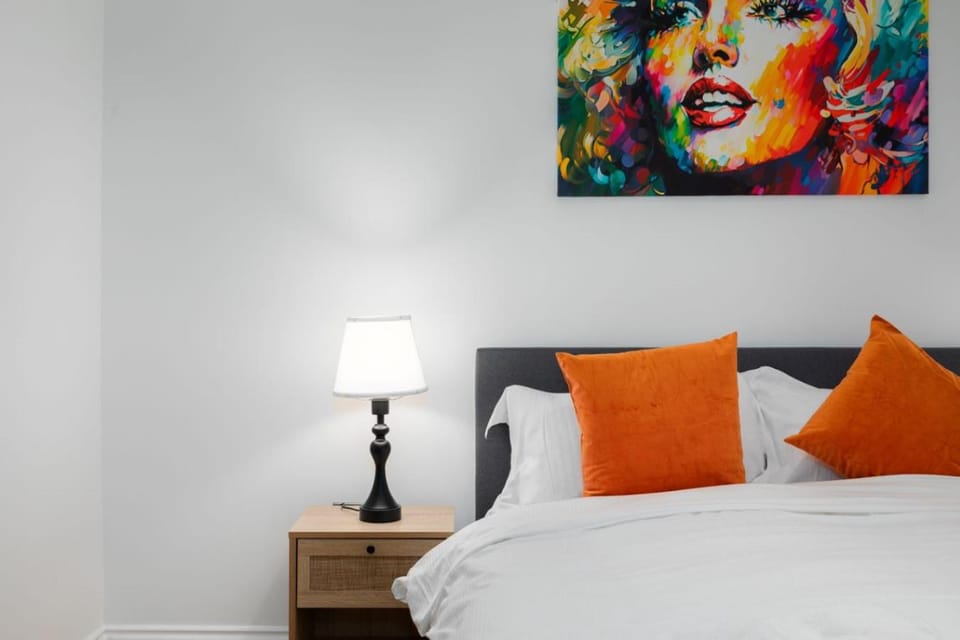 Bed, Decorative detail, Bedroom