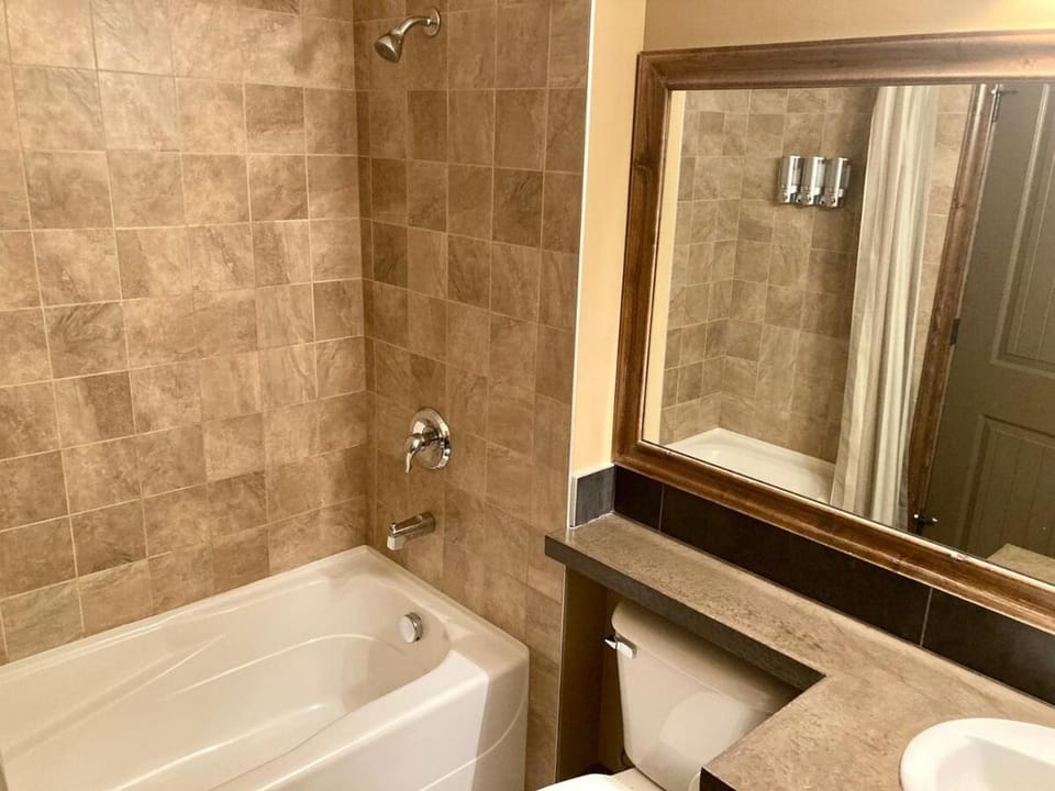 Mountain View Retreat Apartment in Radium Hot Springs