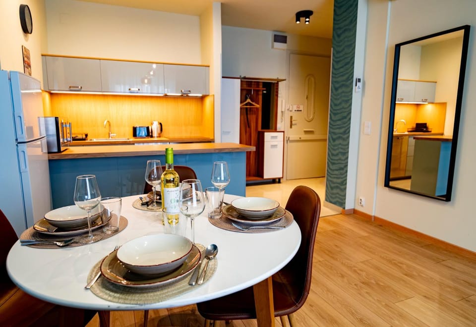 Dining area, kitchen