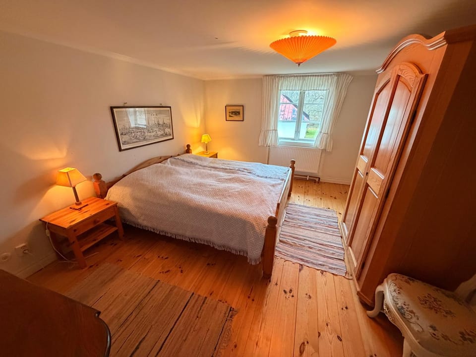 Bed, Photo of the whole room, Bedroom, wardrobe