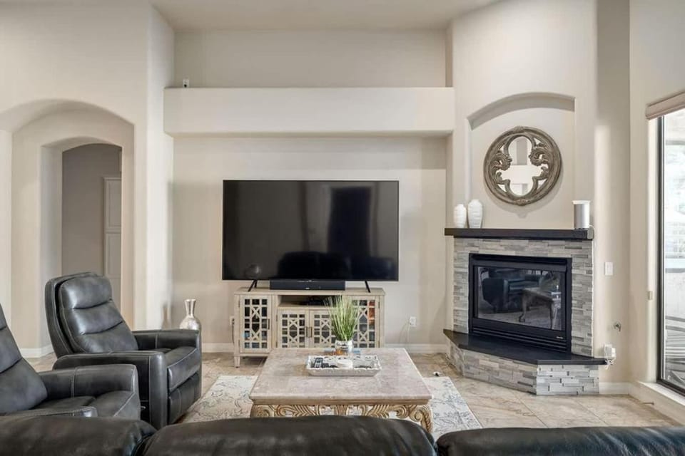 Bella Sonora Home - Chic Camelback Corridor Villa Pool House in Phoenix