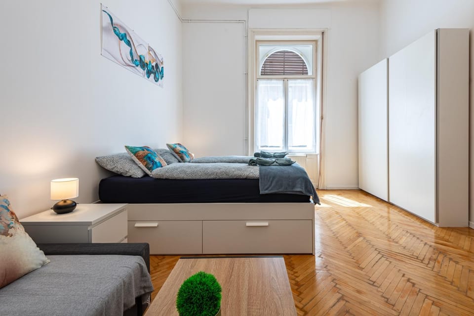 Bed, Bedroom, wardrobe