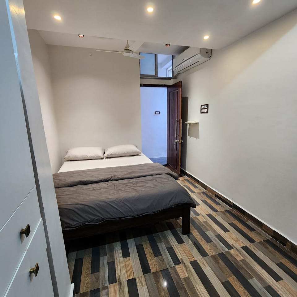 Bed, Bedroom, air conditioner