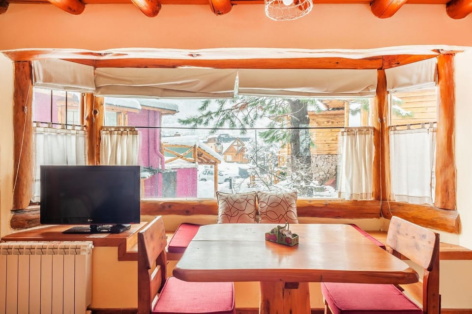 Dining area, Garden view, Mountain view