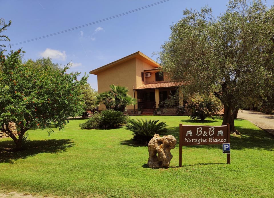 Nuraghe Bianco Bed and Breakfast in Sardinia