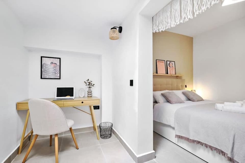 Relaxing Oasis for Digital Nomads with Pool House in Vega Baja del Segura