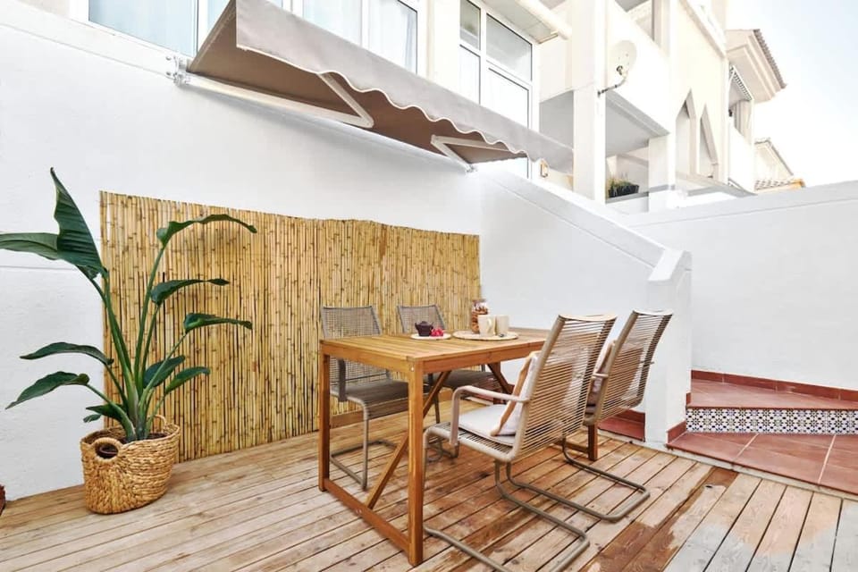 Relaxing Oasis for Digital Nomads with Pool House in Vega Baja del Segura