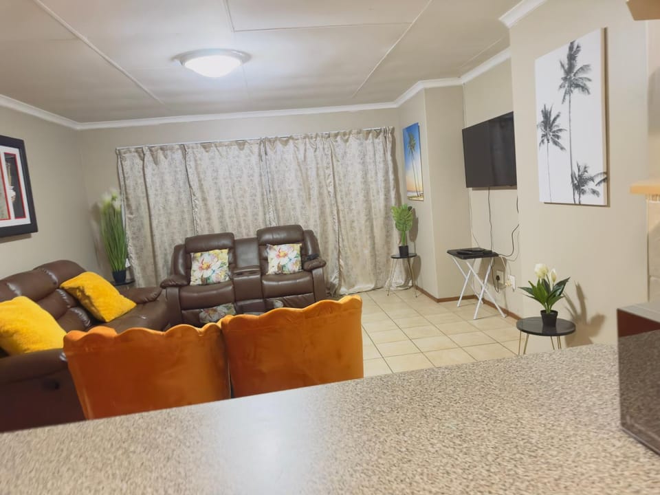 Guest house 2 bedroom apartment in witbank Emalahleni Apartment in South Africa