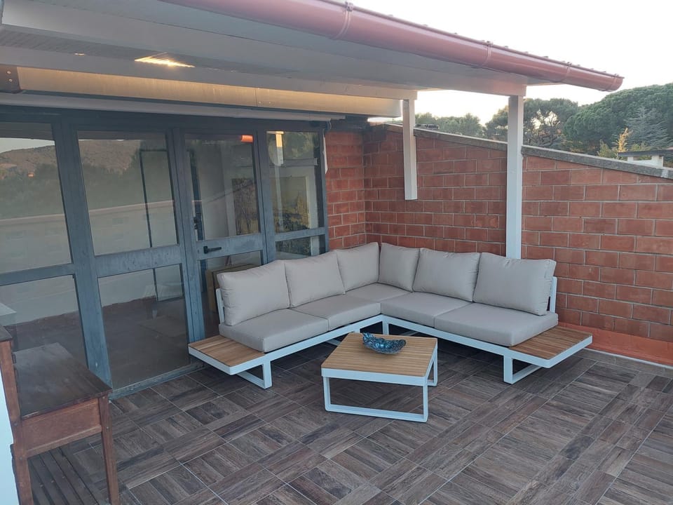 Balcony/Terrace, Balcony/Terrace