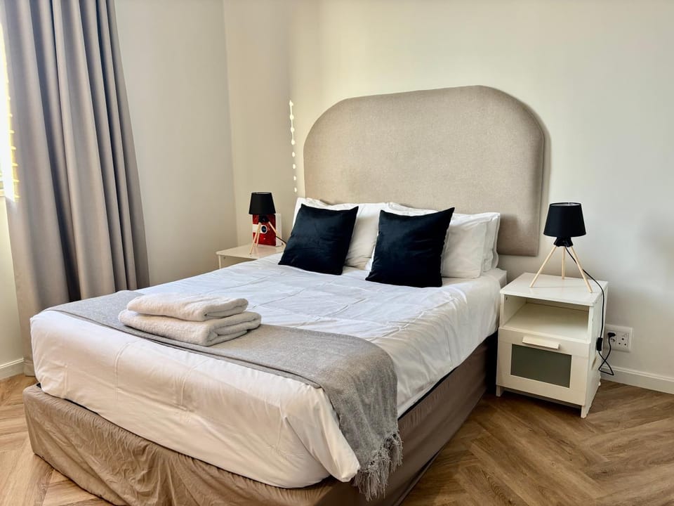 Modern Luxe On Park Apartment in Cape Town