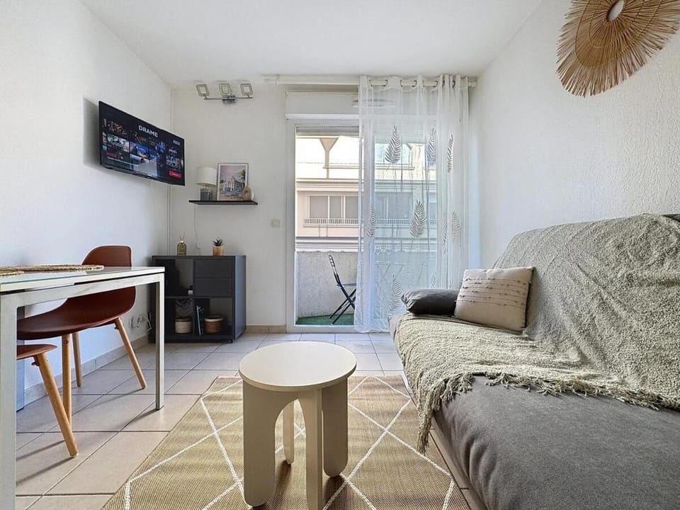 Studio calme avec balcon proche du port de Nice Apartment in Nice