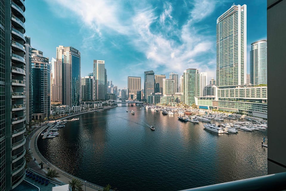 Nearby landmark, Day, Natural landscape, City view, Lake view, River view