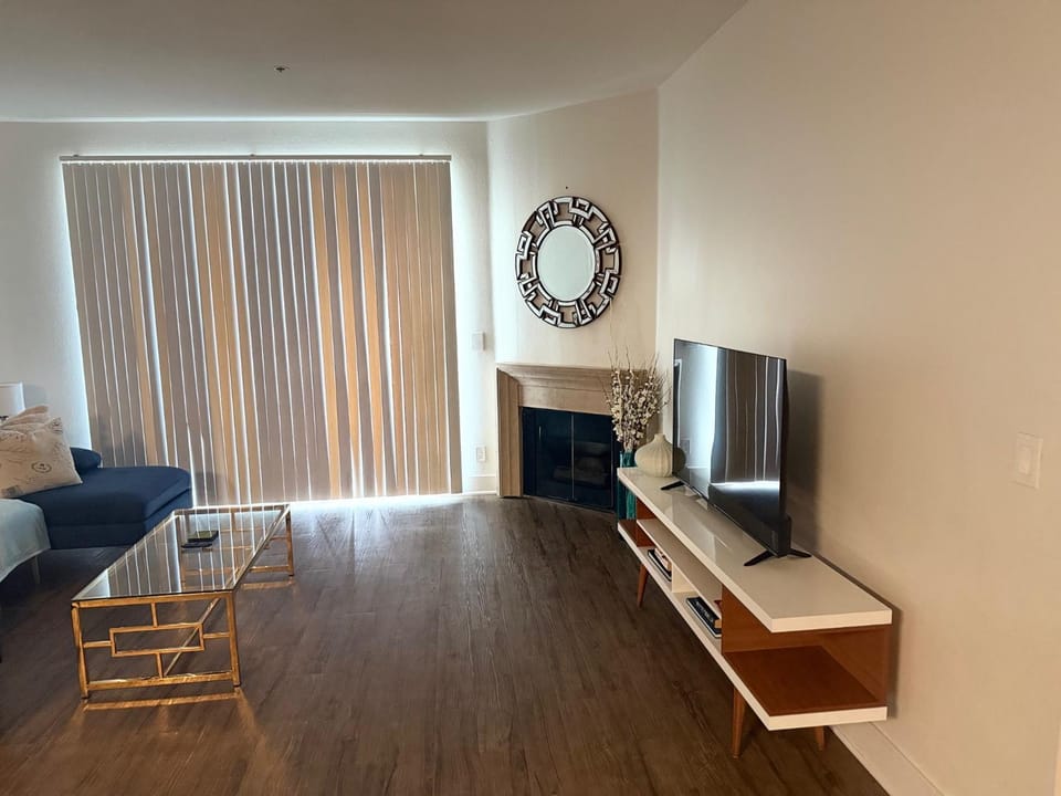 Villa Marina - AMAZING Modern, Spacious, Stylish 2 Master Suites in CENTRAL Marina Del Rey Apartment in Marina del Rey