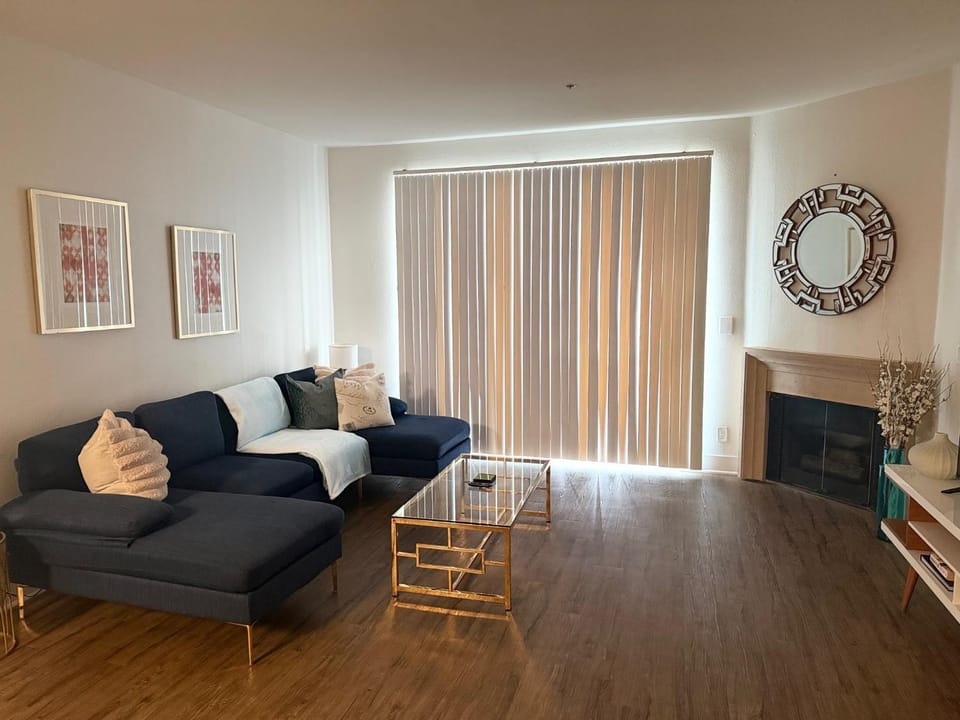 Villa Marina - AMAZING Modern, Spacious, Stylish 2 Master Suites in CENTRAL Marina Del Rey Apartment in Marina del Rey
