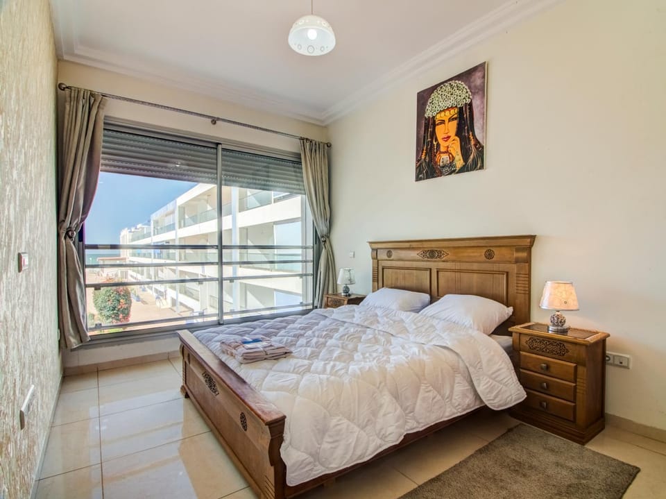 Bed, Natural landscape, Photo of the whole room, Bedroom, Mountain view