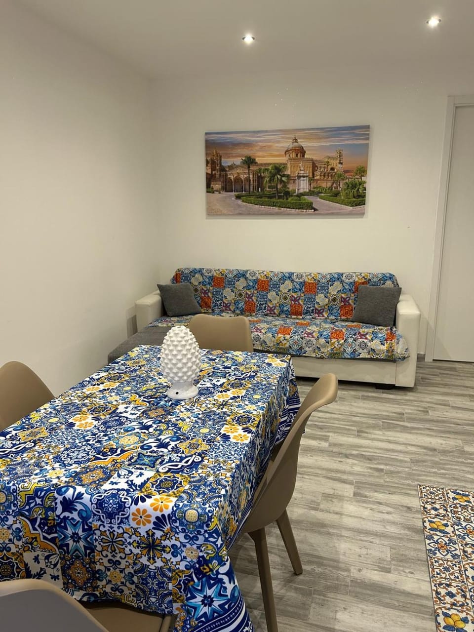Living room, Dining area