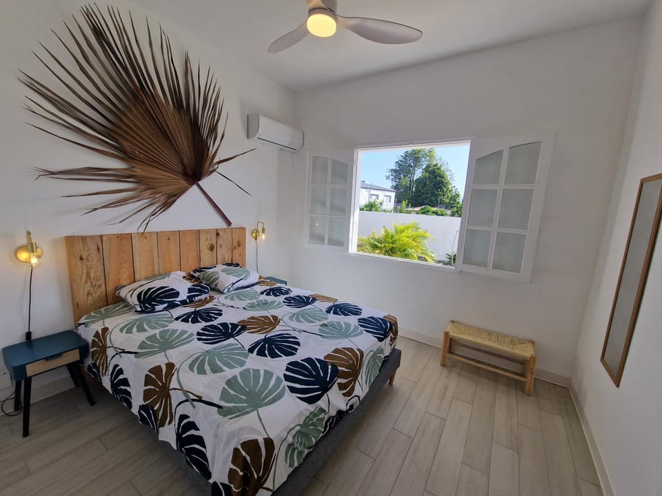 Bed, Photo of the whole room