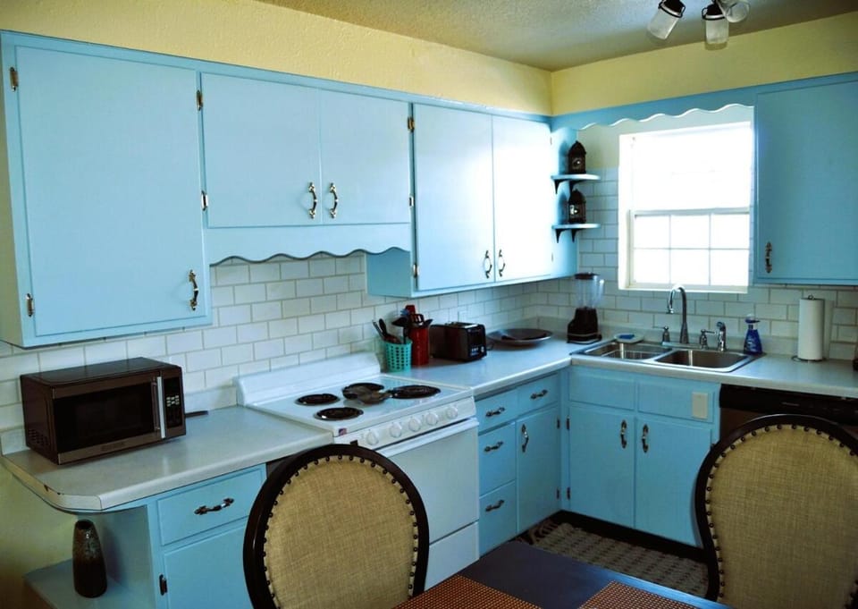 Spacious 5BR 8 Beds Sleeps12 Apartment in Grand Forks
