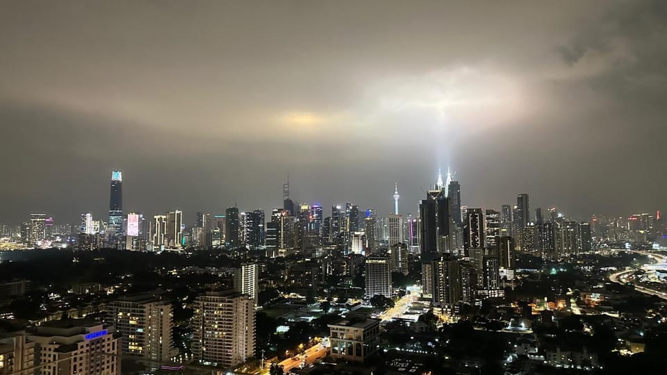 View (from property/room), City view, Landmark view