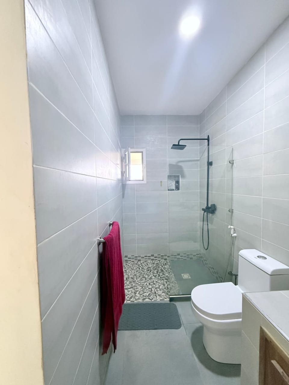 Shower, Toilet, Bathroom, towels