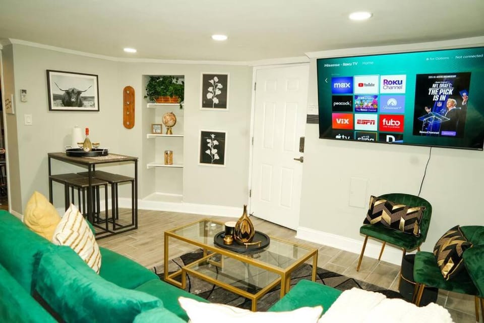 TV and multimedia, Living room, Seating area