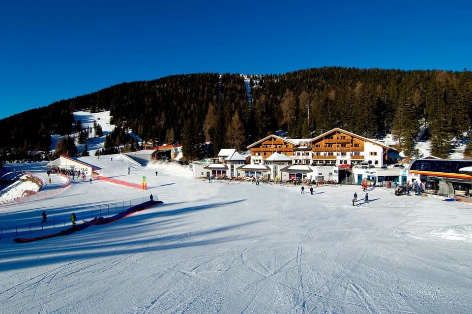 Property building, Day, Winter, Skiing