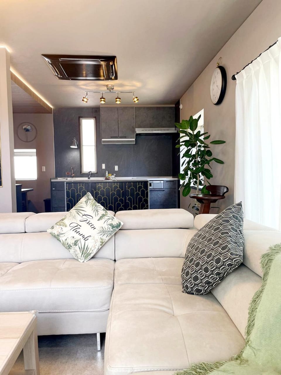 Living room, Seating area, air conditioner