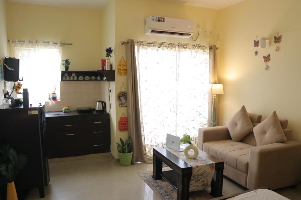 Kitchen or kitchenette, Living room, air conditioner