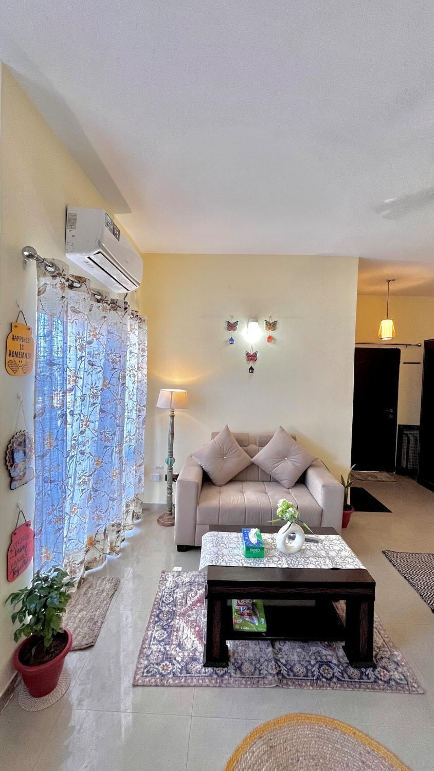 Living room, Photo of the whole room, Seating area