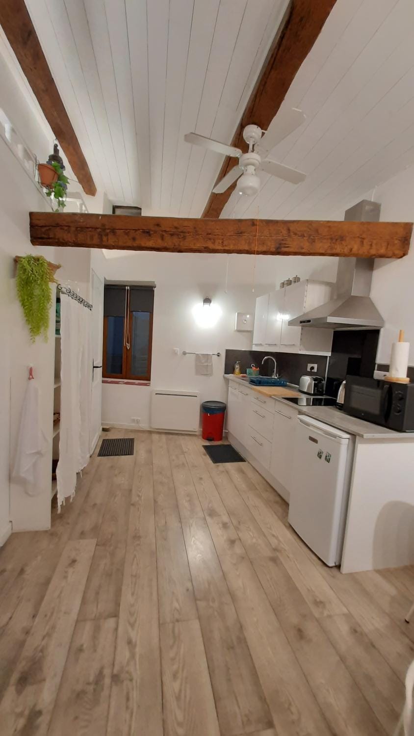 Kitchen or kitchenette, stove