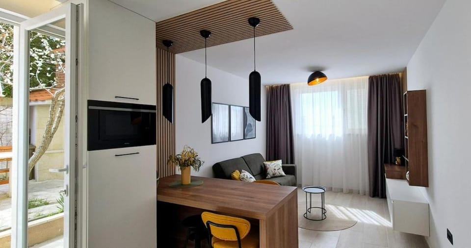 GREEN cozy apartment with shared POOL Apartment in Split