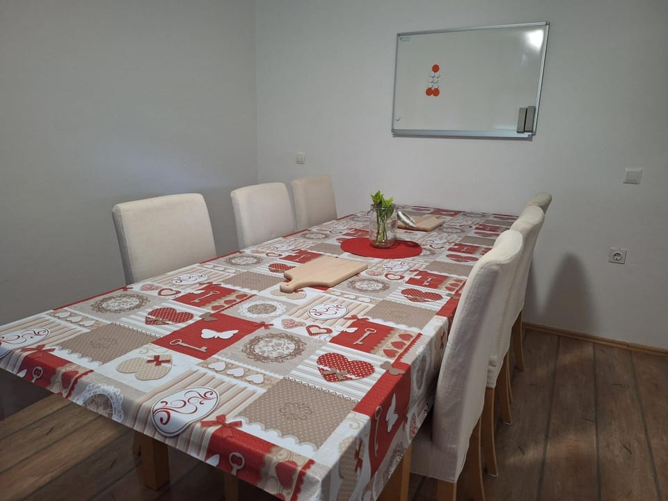 Šipk -FREE-PARKING-BREAKFAST-TERRACE Apartment in Slovenia