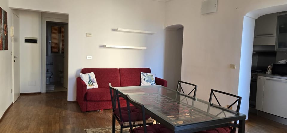Ligurian beach apartment Ca Sta by Affitti brevi Liguria Apartment in Spotorno