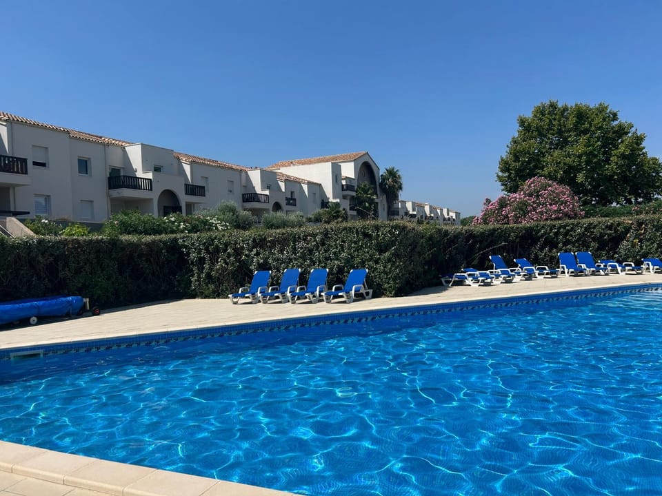 Property building, Swimming pool