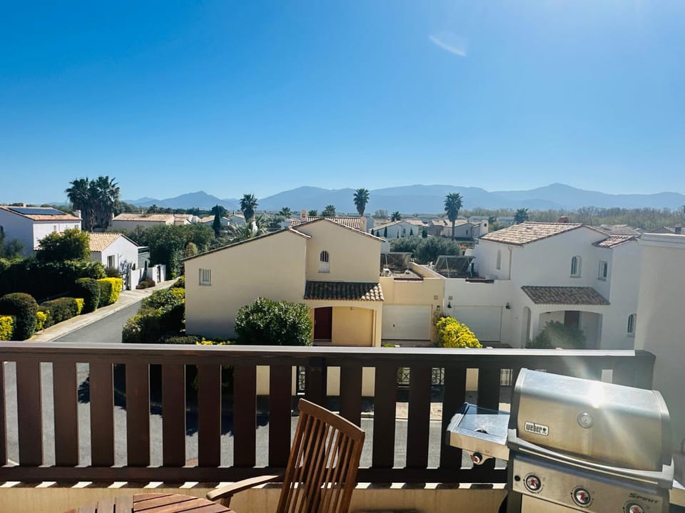 Patio, Natural landscape, View (from property/room), Balcony/Terrace, Dining area, Landmark view
