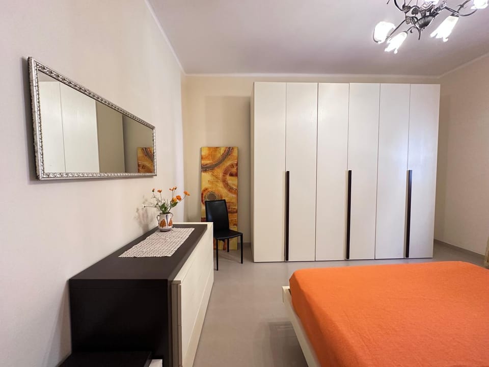 Bed, Photo of the whole room, Bedroom, wardrobe