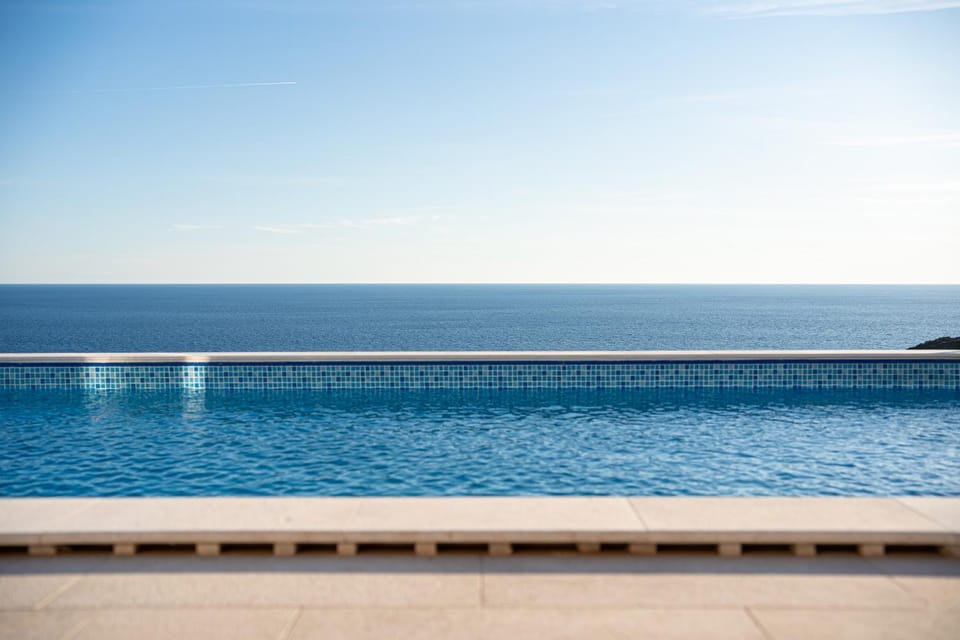 Sea view, Swimming pool