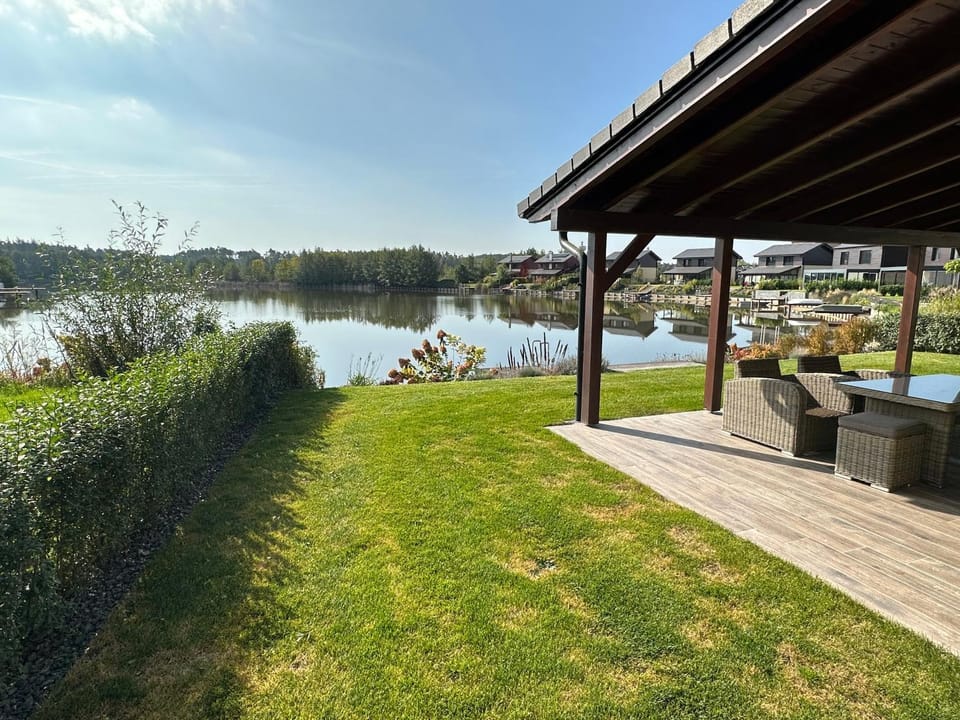 Lake House 513 House in South Moravian Region