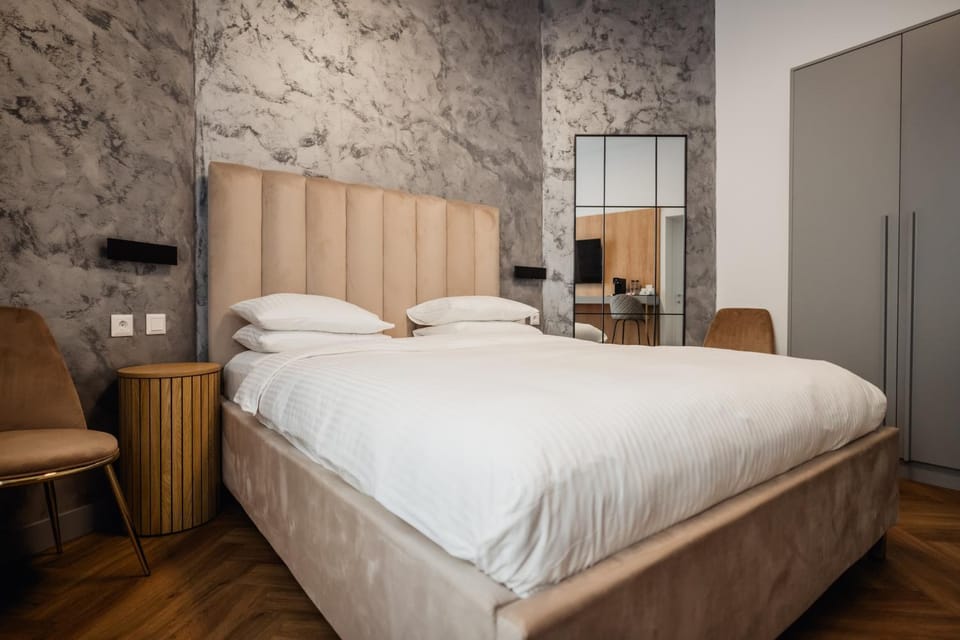 Bed, Photo of the whole room, Bedroom