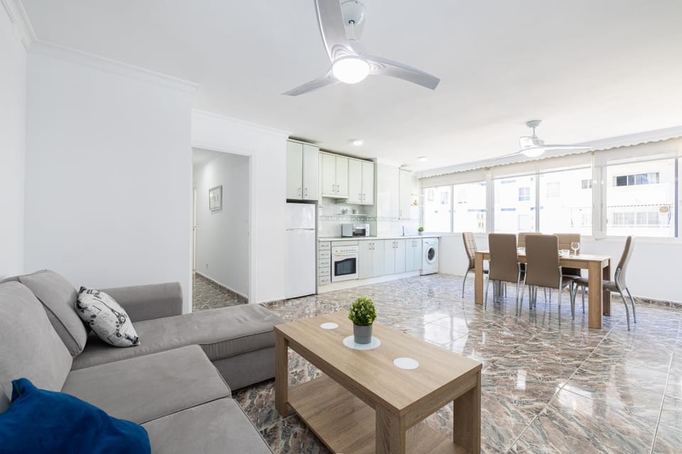 Kitchen or kitchenette, Living room, Dining area