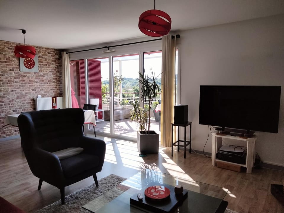 Lawrence House Barnes Apartment in Bidart