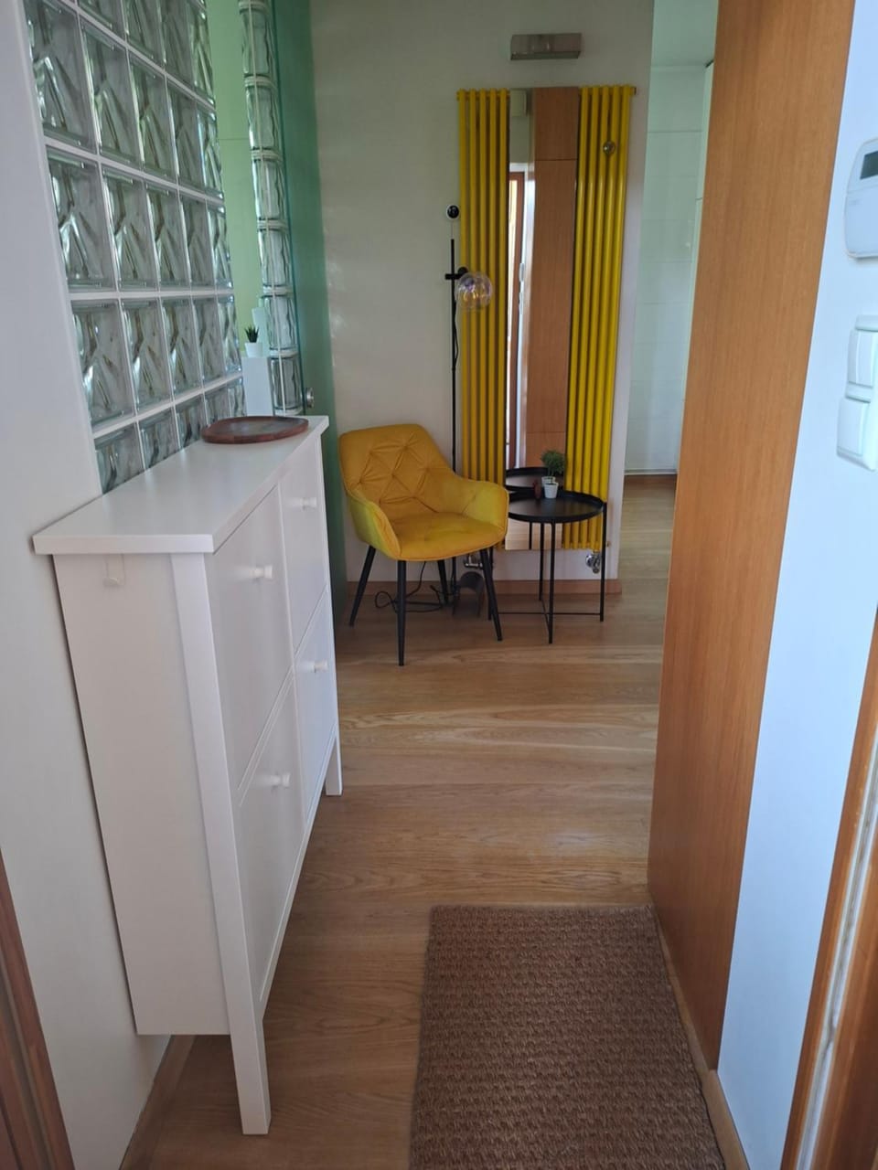 Cozy apartment - 100m beach, AC, workstation, balcony, backyard, self check-in, yoga mat Apartment in Jūrmala