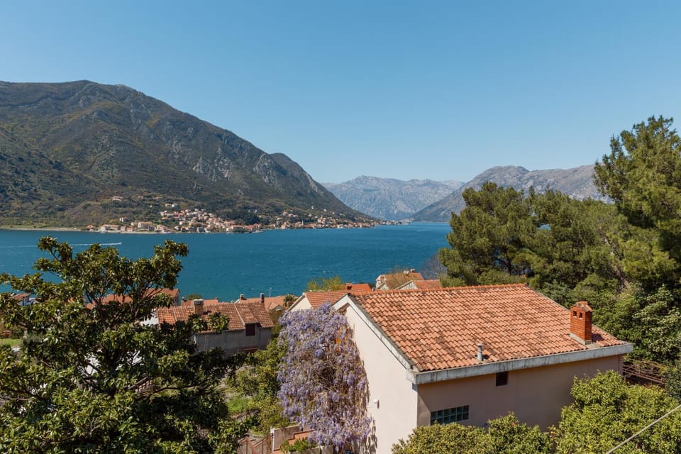 Azure Horizon Retreat Apartment in Dobrota