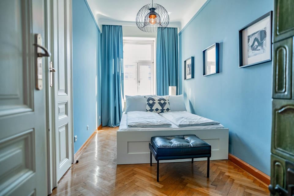 Feel at Home I Bright Windows I Penzing Trainstation Apartment in Vienna