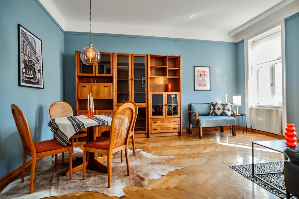 Feel at Home I Bright Windows I Penzing Trainstation Apartment in Vienna