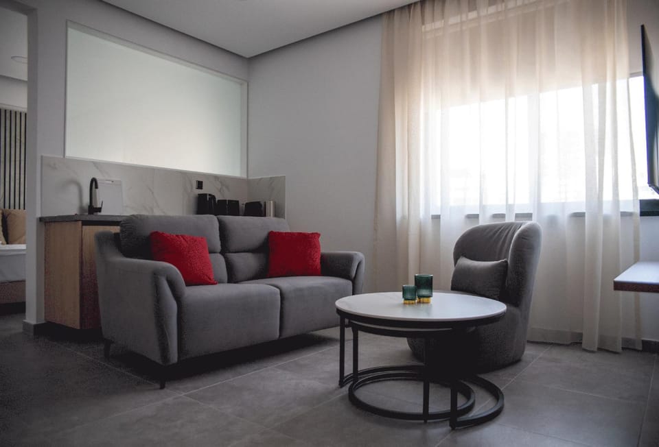 Kitchen or kitchenette, Seating area